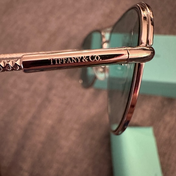 Tiffany & Co Diamond Point Pilot Sunglasses - Picture 5 of 9
